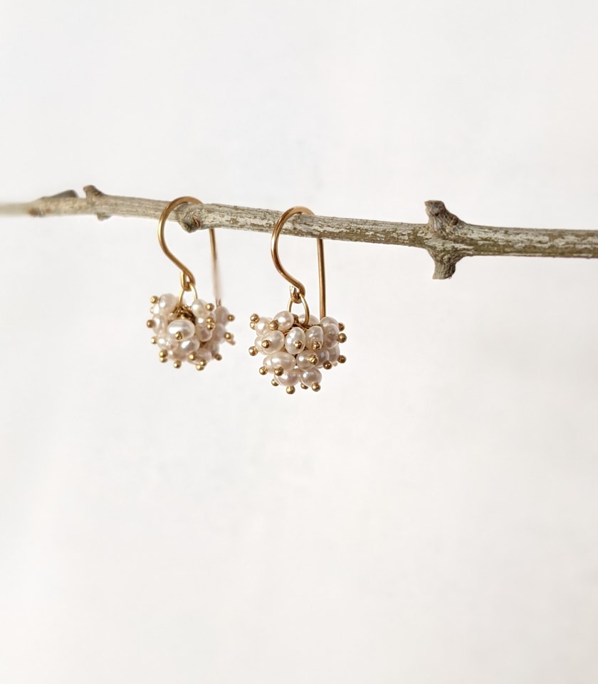 Pompom hook earrings in pearl and gold vermeil