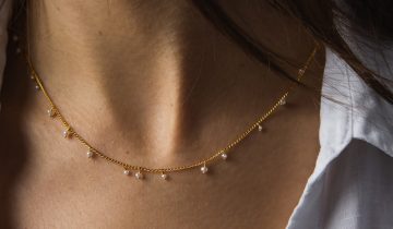 Light Scattered Pearl Necklace in Gold Vermeil