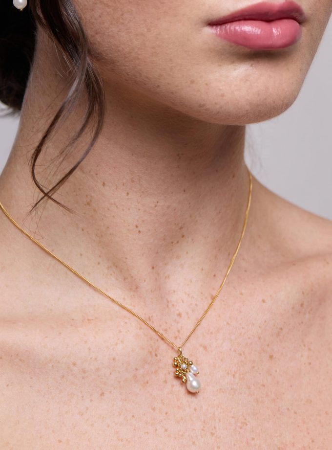 Pearl Drop Pendant Necklace